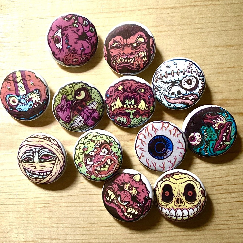 Mad Balls 12-Button Set Halloween Retro Toys