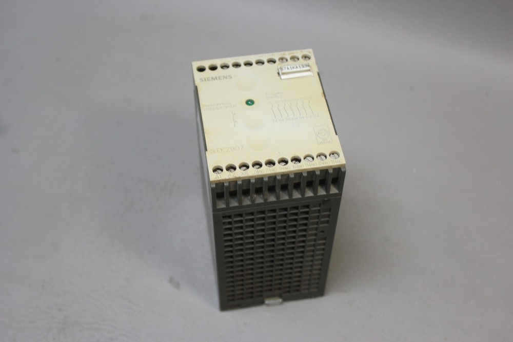 SIEMENS CONTACTOR EXPANSION MODULE  P/N: 3TK2907-0BB4