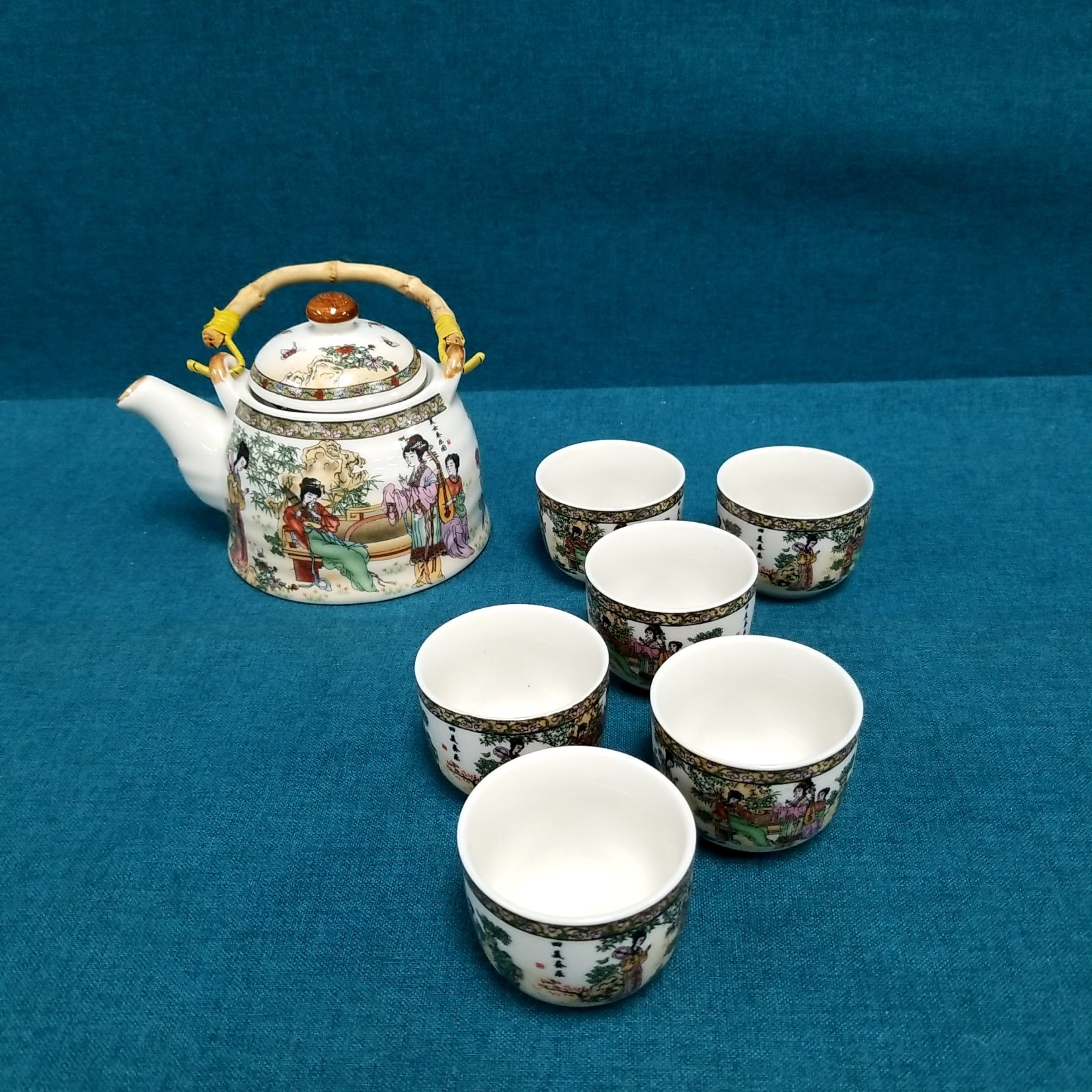 VTG Porcelain Chinese Teapot + 6 Cups + Tea Steeper Insert Souvenir Collectible