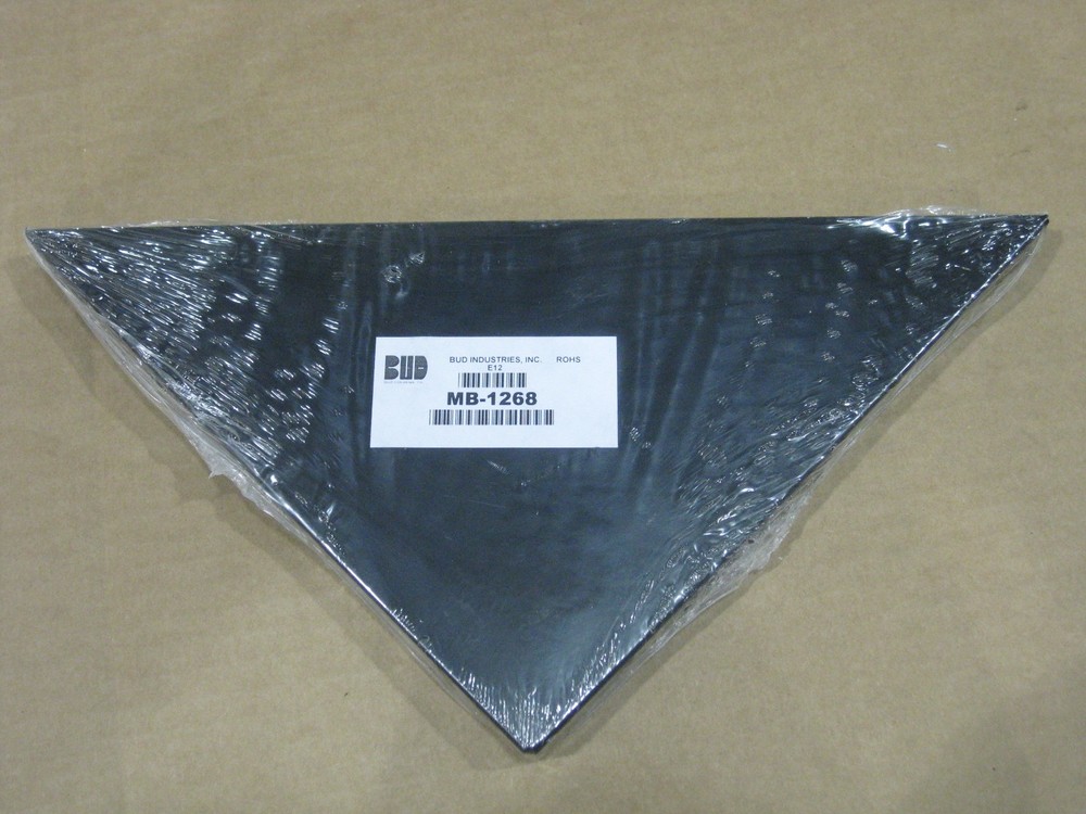 MB-1268 PAIR Bud Industries corner mount bracket 9" x 9" new sealed triangular