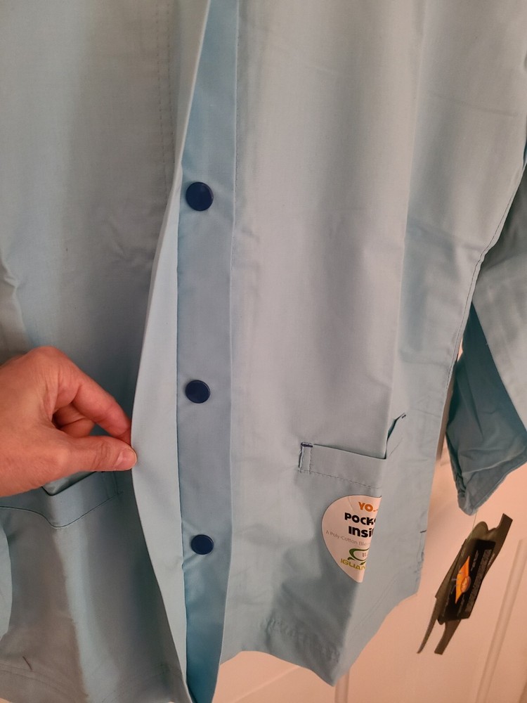 NWT Iguana Med Scrubs Snap Jacket Medium Iced Blue