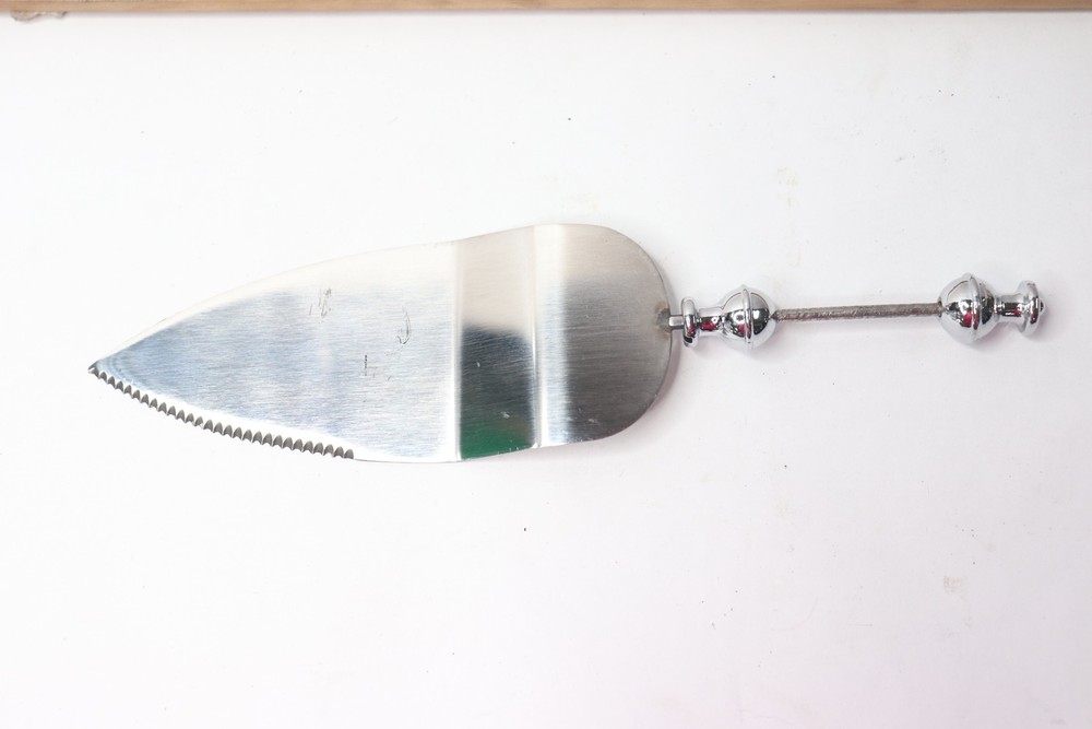 Decorative Cake Knife with Serrated Edge Chrome