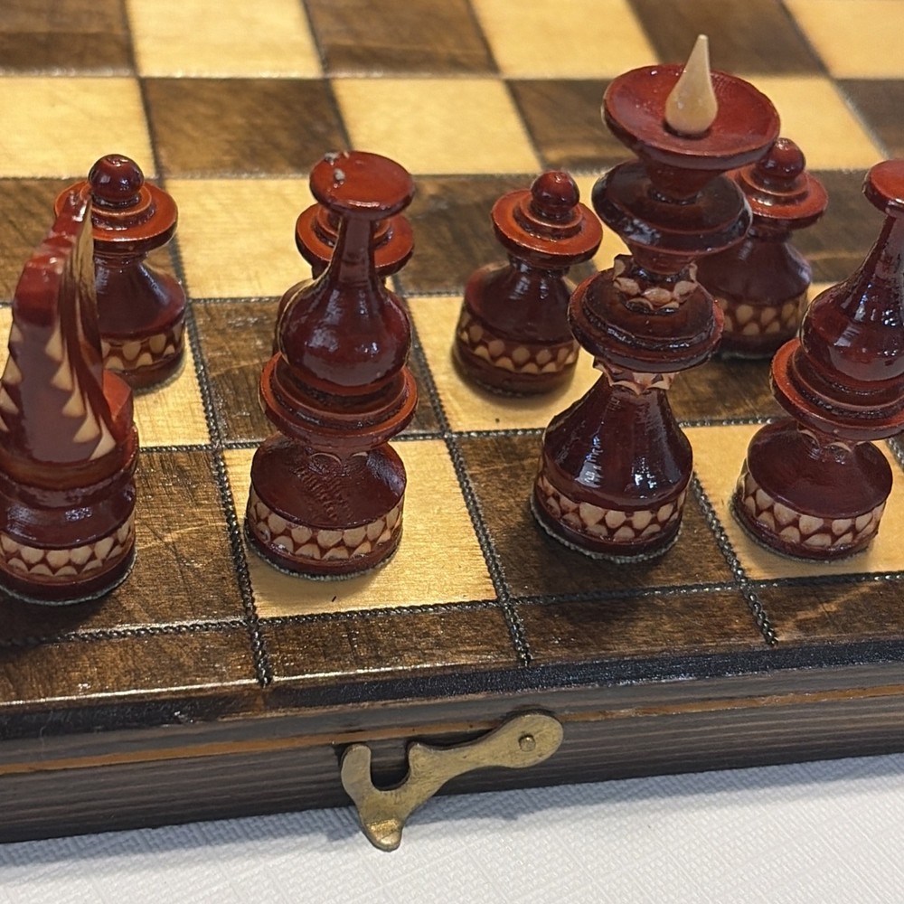 Wood Chess Set/Folding Board/32 pieces