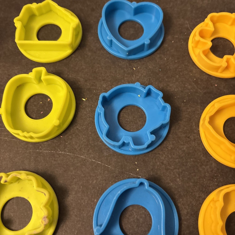 16 Hasbro Play-Doh Replacement molds 2011