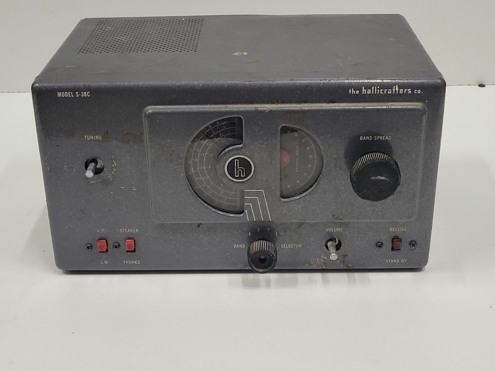 Hallicrafters  Model S-38C 4 Band Shortwave Ham Radio Receiver Powers On