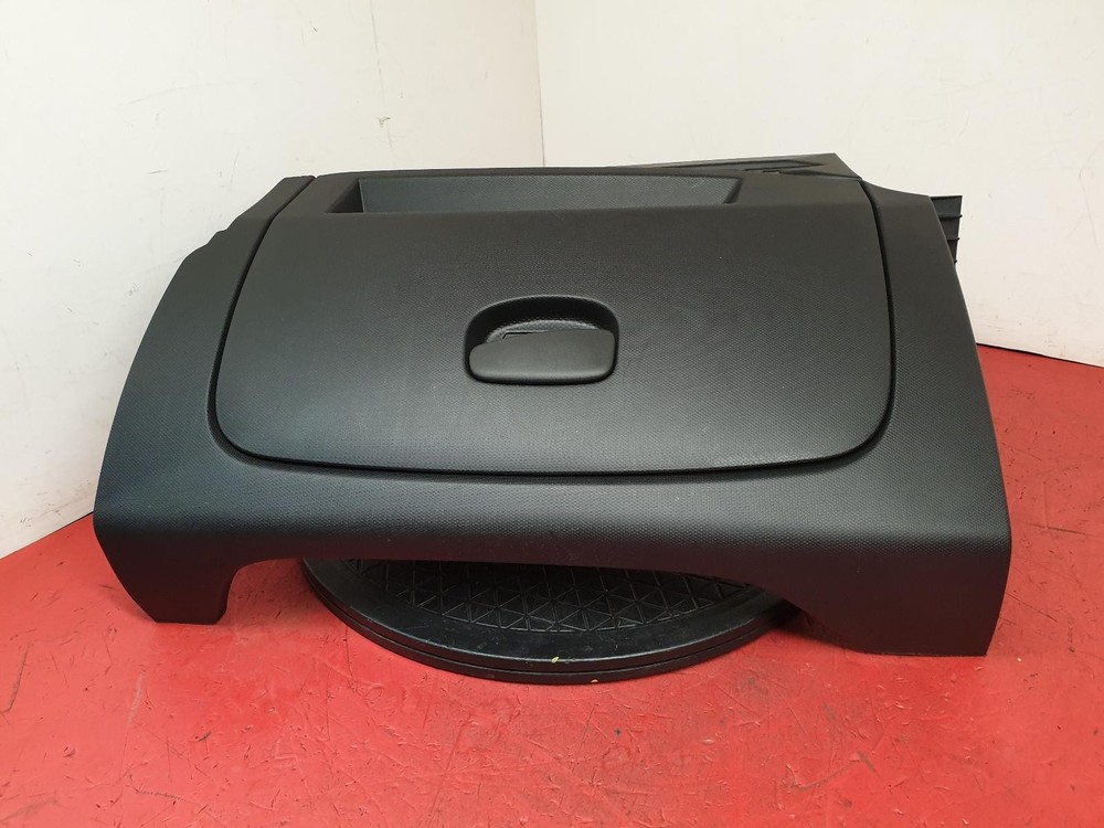 RENAULT CLIO GLOVEBOX 2013