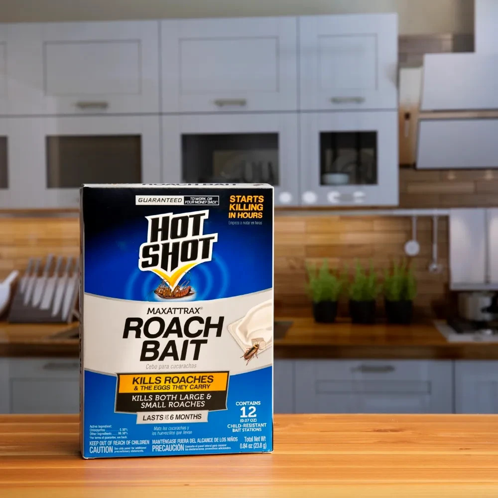 Hot Shot MaxAttrax Roach Bait Stations (12-Count)