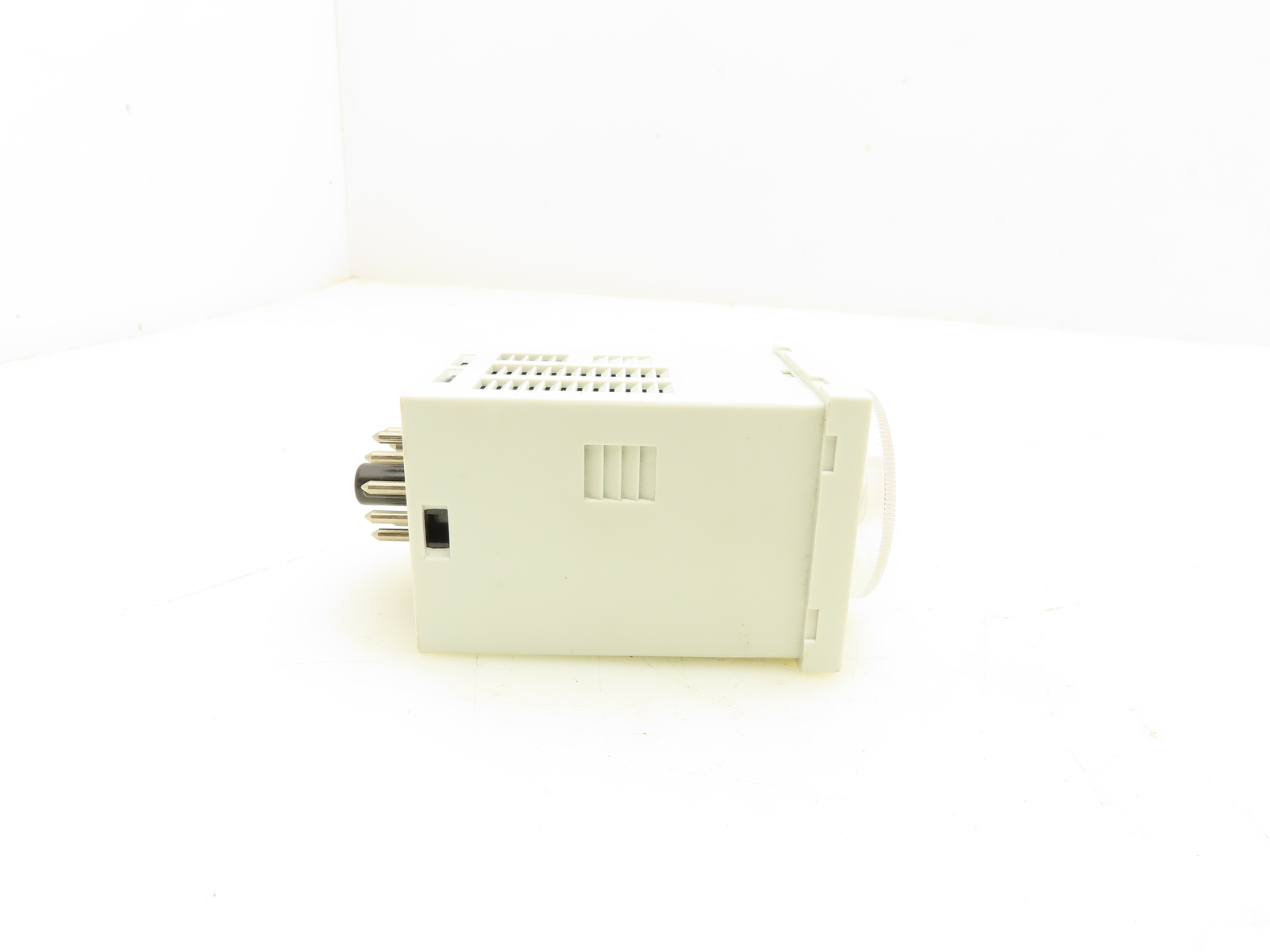 Finder 88.02 Multi-Voltage Plug-In Timer Socket Relay Base 0.5sec-100hr