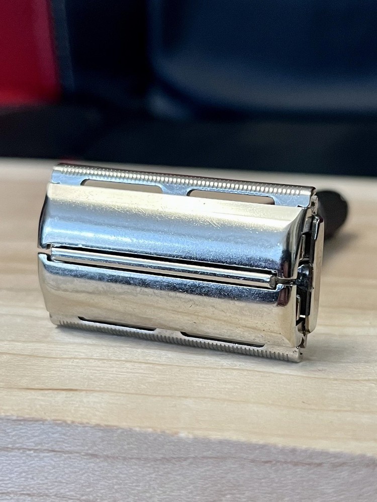 1969 Gillette Super 84 Adjustable Safety Razor - O3 - SHARP!