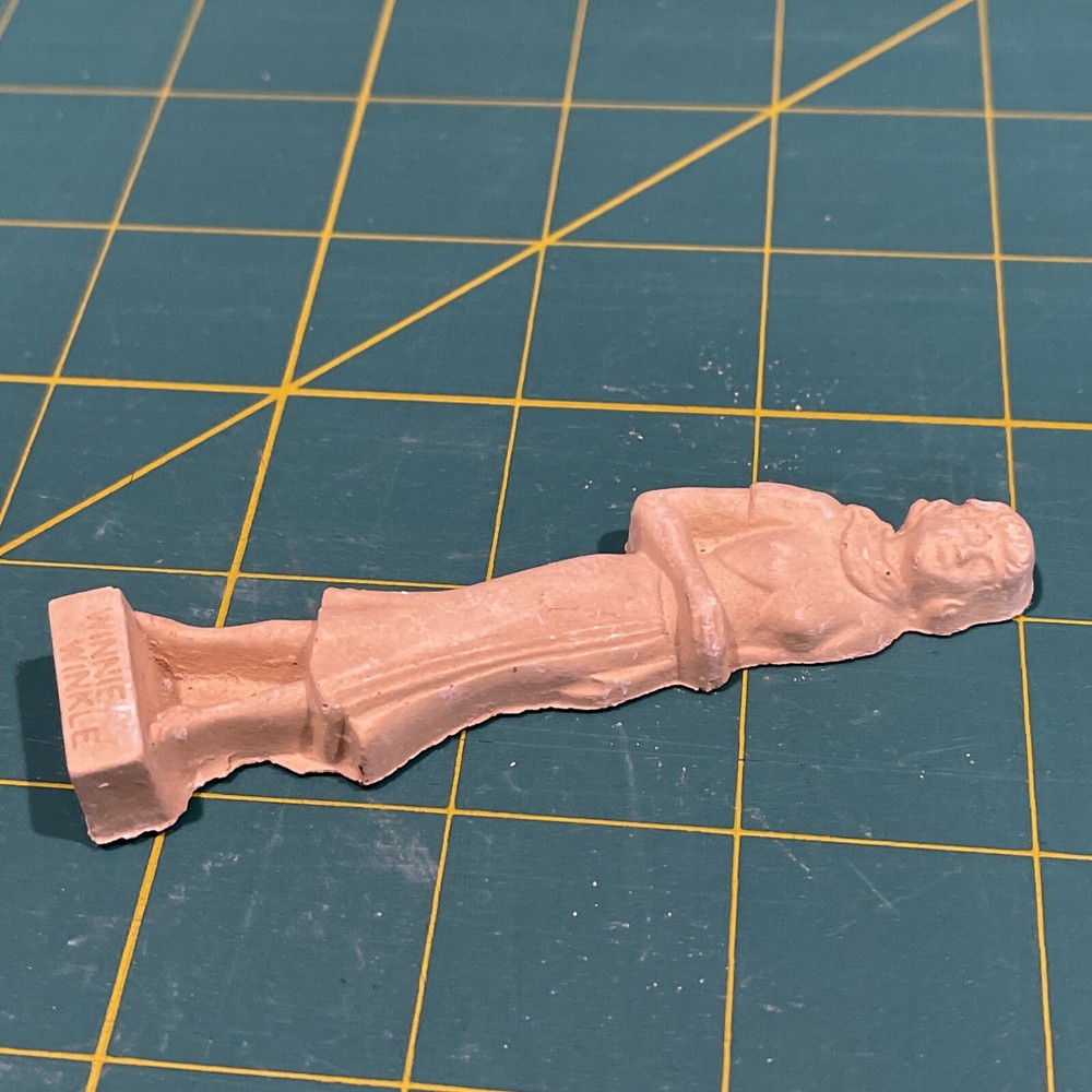 3.5" Winnie Winkle Comic Character Figurine Chalkware Original 1940’s E