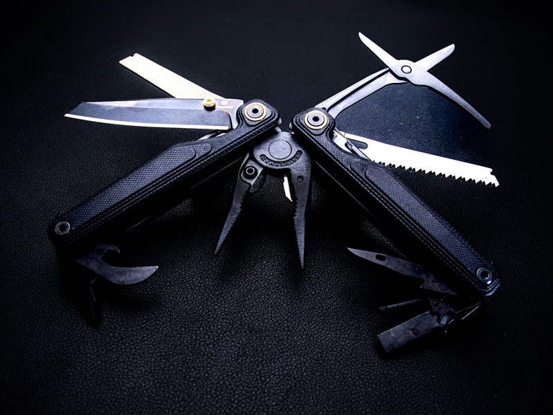 Leatherman Wave Alpha Obsidian Black Multi-Tool (WAVAL-OB)