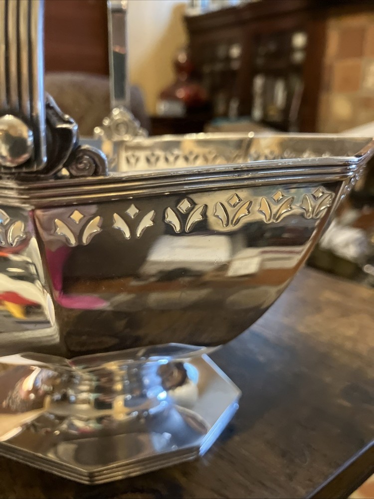 Gorham Decorative Basket w/ Handle Silver Plate #5600, 8”x6.5”x4.5”