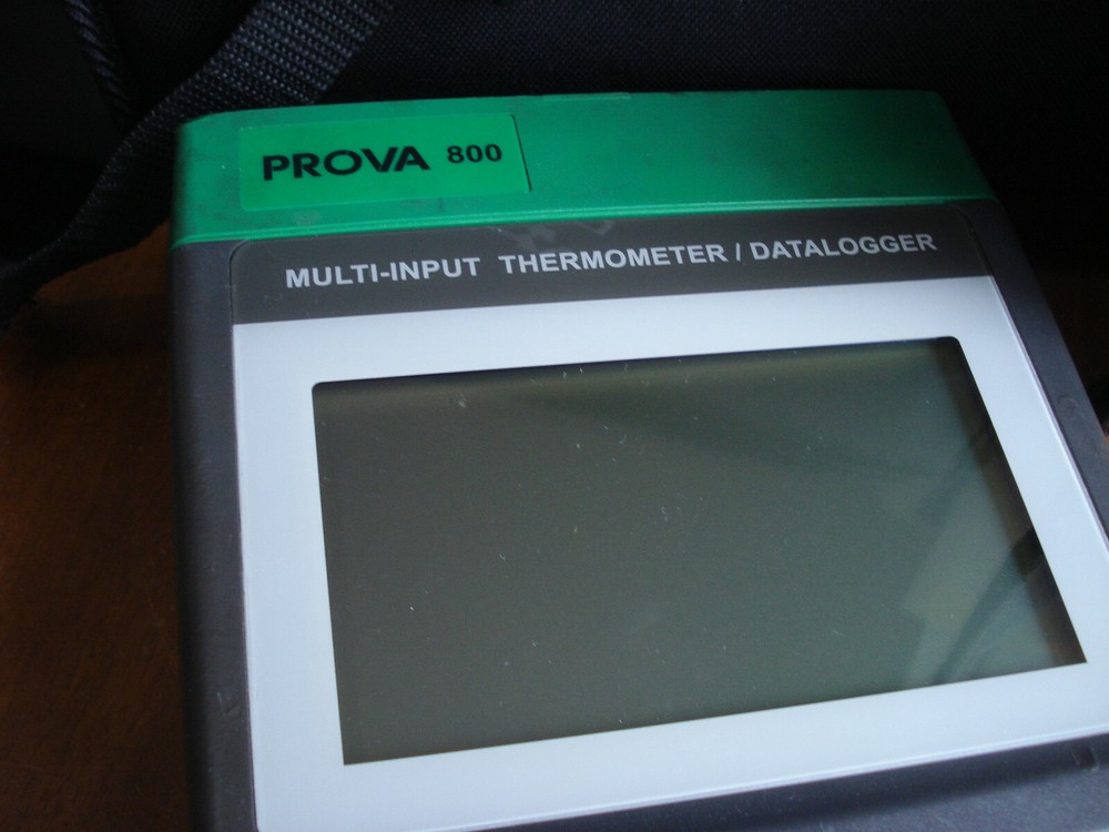 Prova-800 8-Input Thermometer/Datalogger w.Carrying Case AC Adapter Power Supply