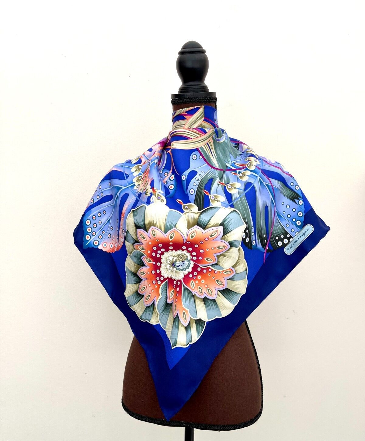 Salvatore Ferragamo Scarf Accessories Flower Garden Blue Floral Silk Wrap