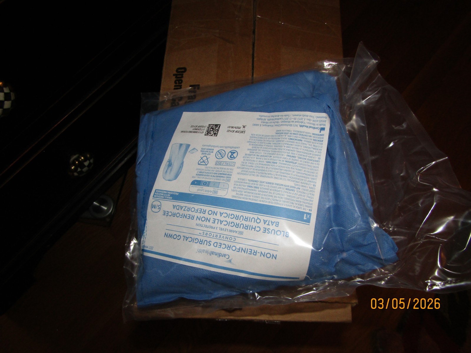 CARDINAL HEALTH NON-REINFORCED SURGICAL GOWN #9505- LEVEL 3 15 CT CASE NEW