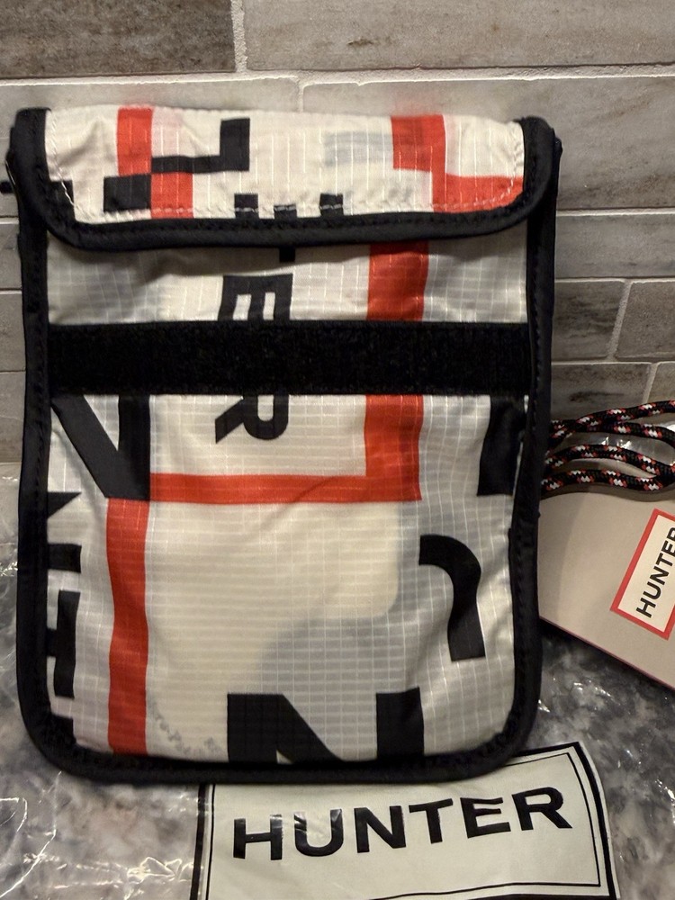 Hunter Orginal Packable Phone Pouch NEW WITH TAGS Hunter Red🔥