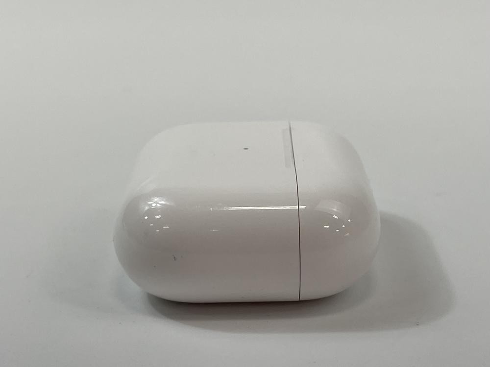 Apple AirPods (3rd Generation) Case (Bluetooth) A2897 White - Fair