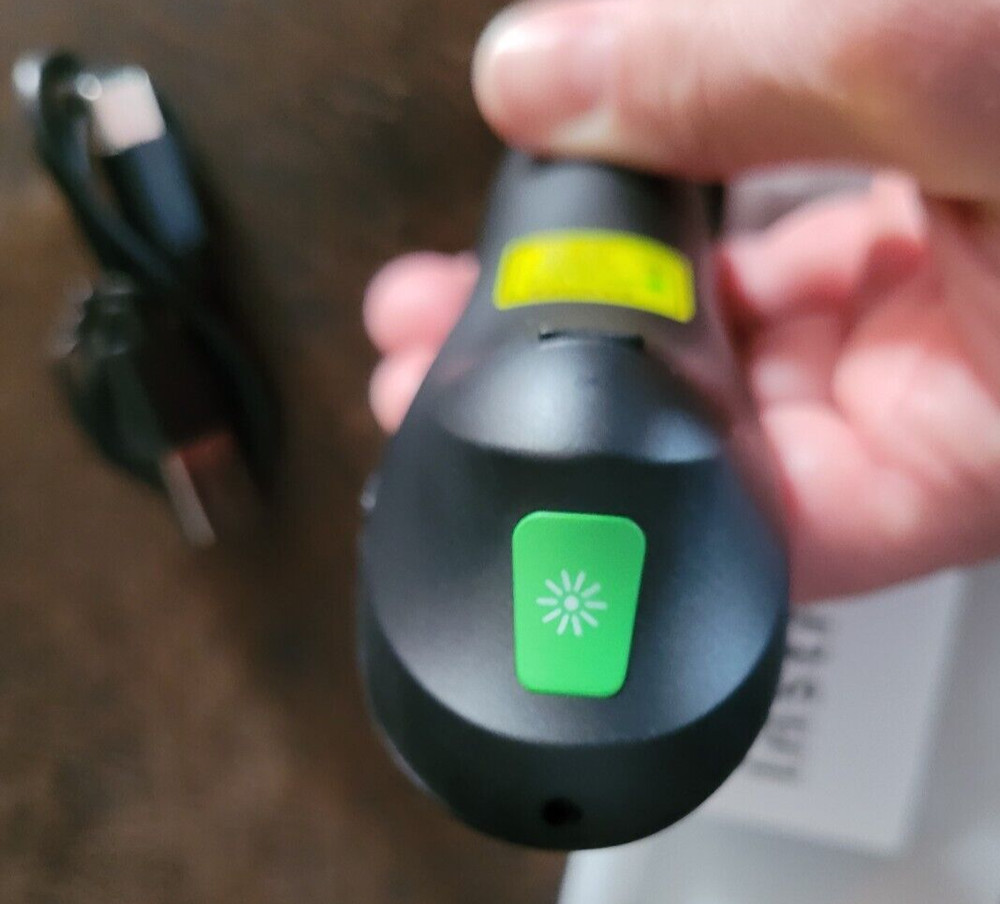 Wireless Presenter w/Laser Button Plug & Play USB-A 30M Remote Control