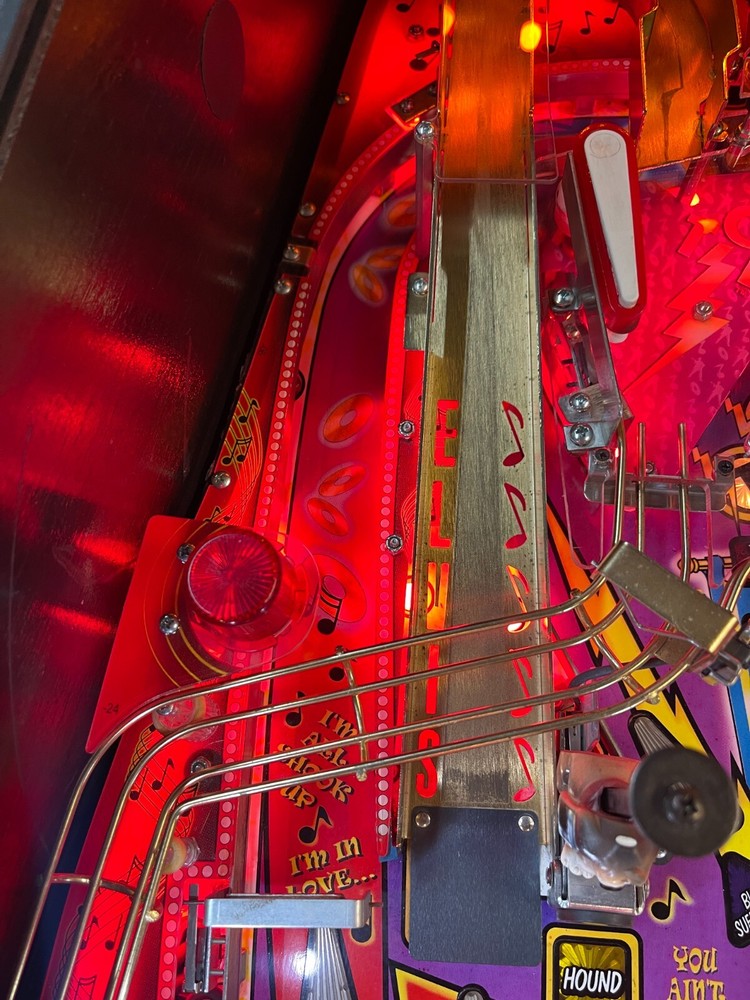 Elvis by Stern Pinball Machine - 2330