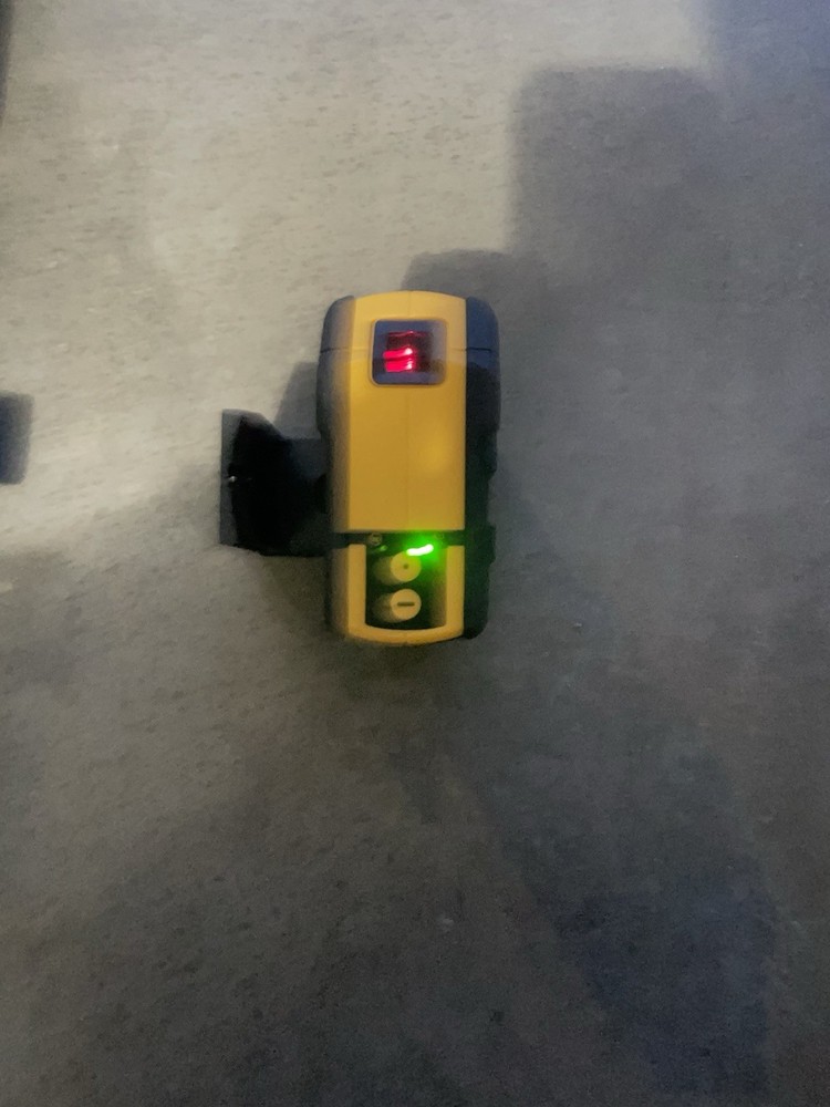 DEWALT DW085 Self Leveling Laser Red 5 Beam Pointer (NEW OpenBox)