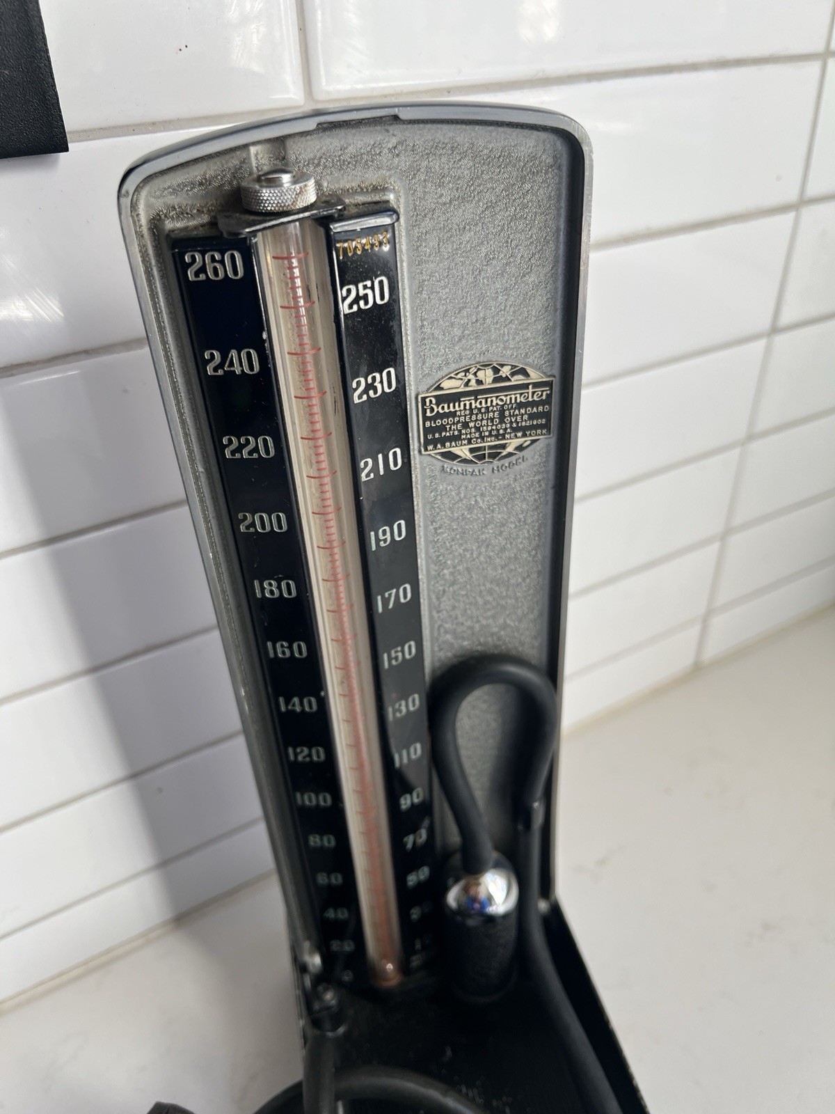 VTG Baumanometer Kompak Model 1935-1960 Blood Pressure Machine & Box