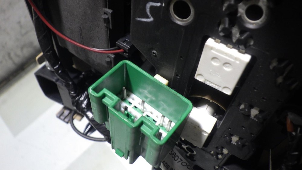 08 SATURN OUTLOOK Front Console roof