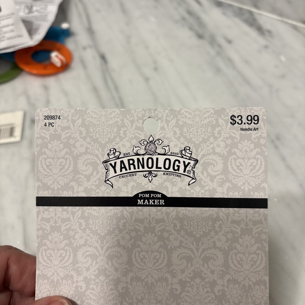 Yarnology & Boye PomPom Maker Assorted Sizes With Instructions