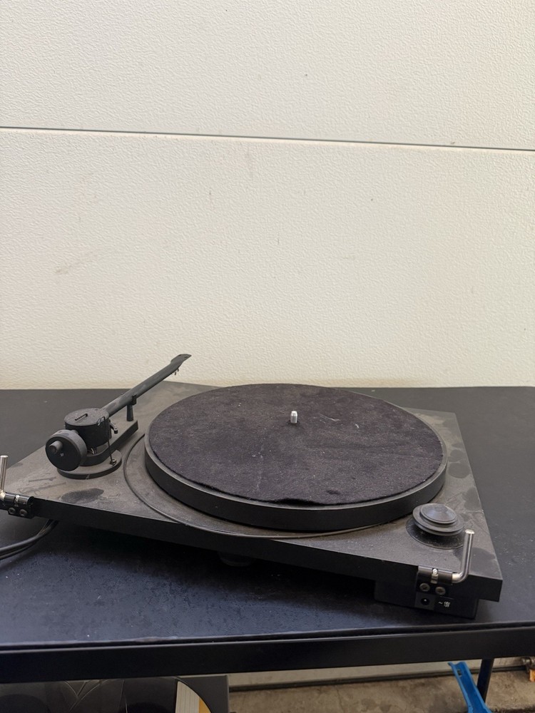 Pro-Ject Essential Turntable AS IS UNTESTED