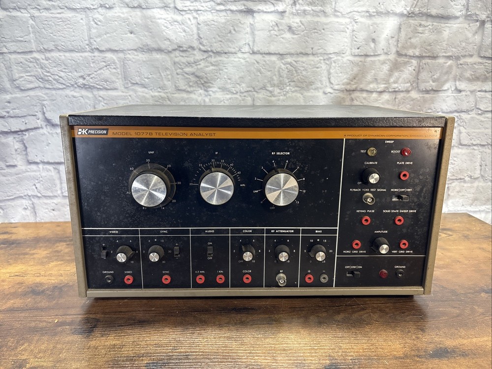 Vintage B&K Precision Model 1077B Television Analyst Testing Equipment