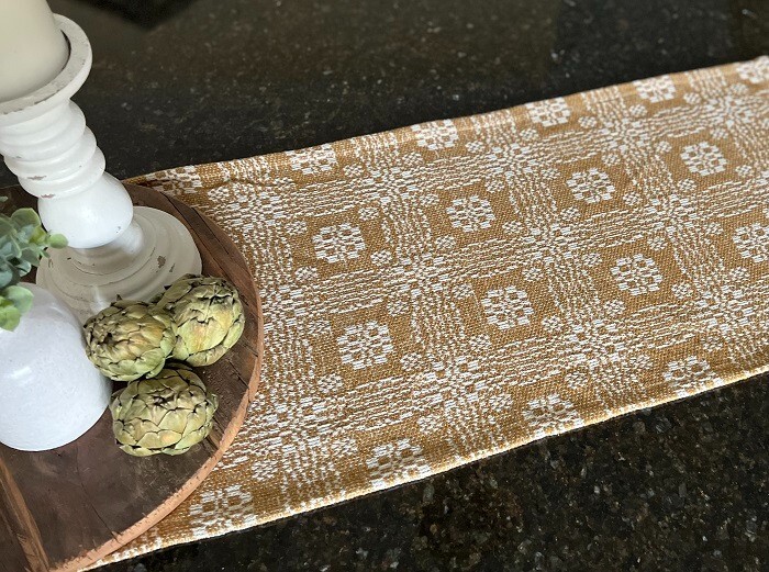 New Primitive Lover's Knot Coverlet CREAM MUSTARD LOVERS KNOT TABLE RUNNER 56"