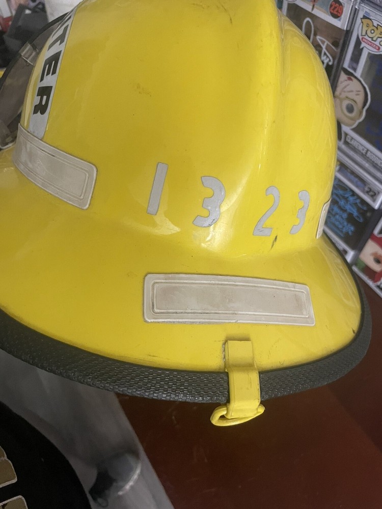 Cairns Phoenix 660 Firefighter Helmet W/ Visor, Chinstrap, Instructions