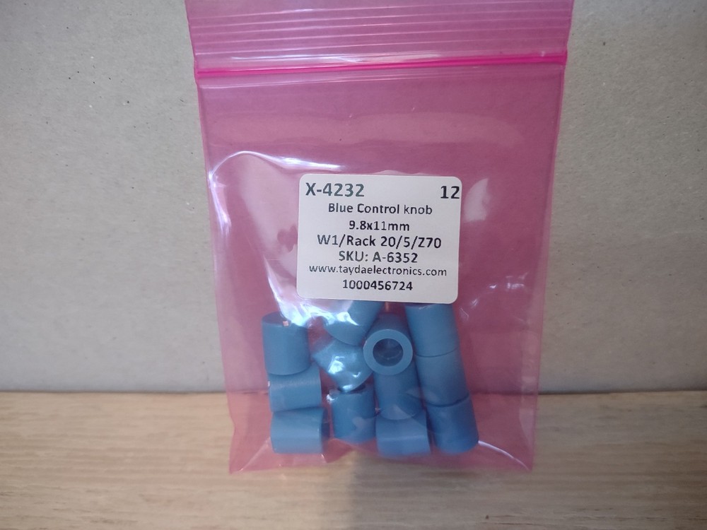 12x Blue control knobs 6mm