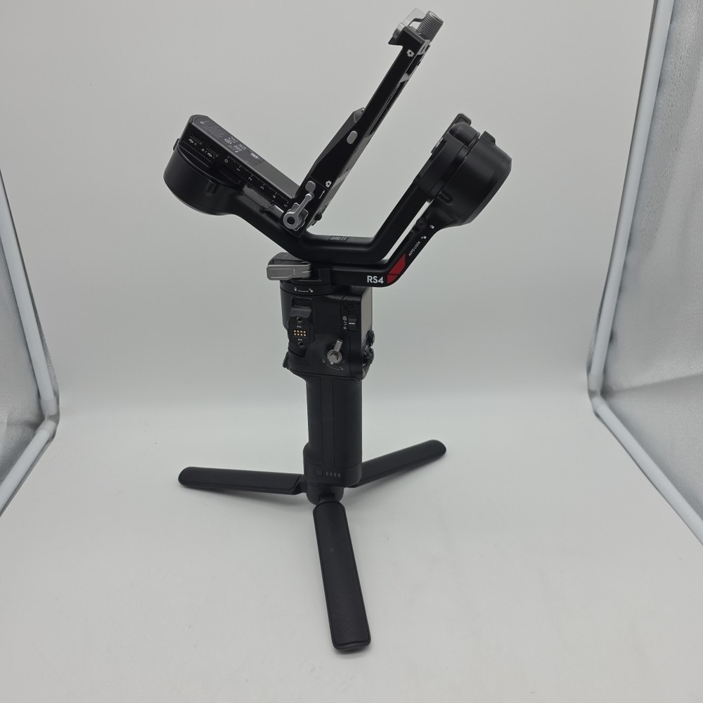 DJI RS 4 Combo 3-Axis Gimbal Stabilizer for Cameras - Black