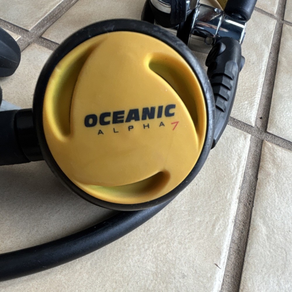 Atomic Aquatics M1 & Oceanic Alpha 7 Scuba Regulators Set