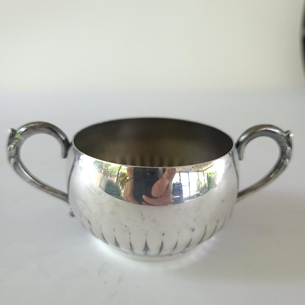 Vintage Oneida LTD Silverplate Fluted Sugar Bowl