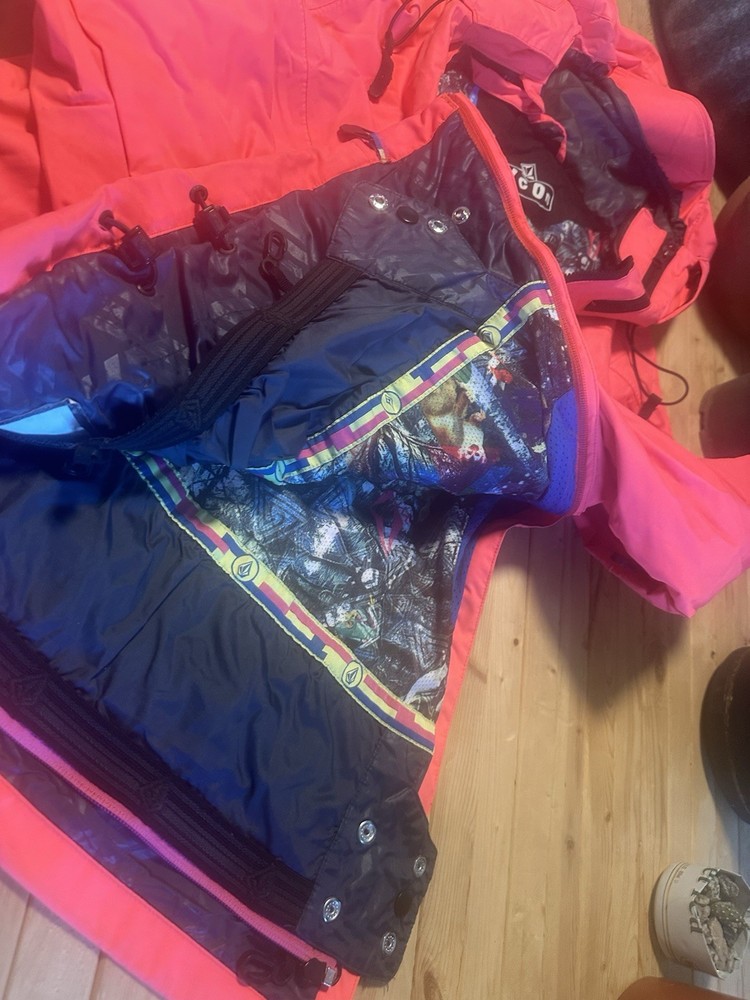 Volcom Hot Pink Snowboarding Jacket Size Small