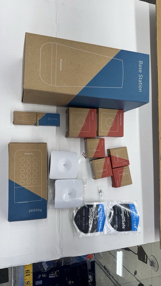 SIMPLI SAFE HOME INDOOR SECURITY SYSTEM 12 piece system