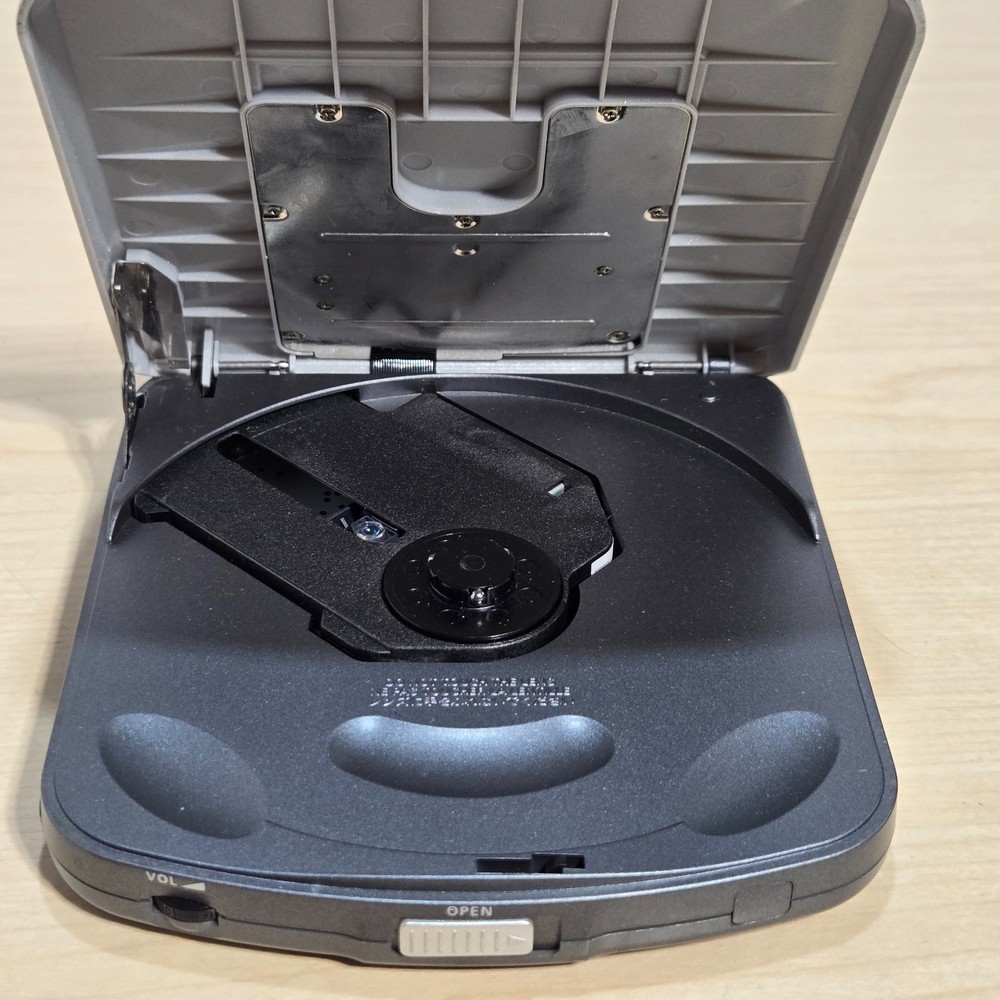 Philips EXP103 eXpanium Portable MP3-CD Player with 45-Second Anti-Skip