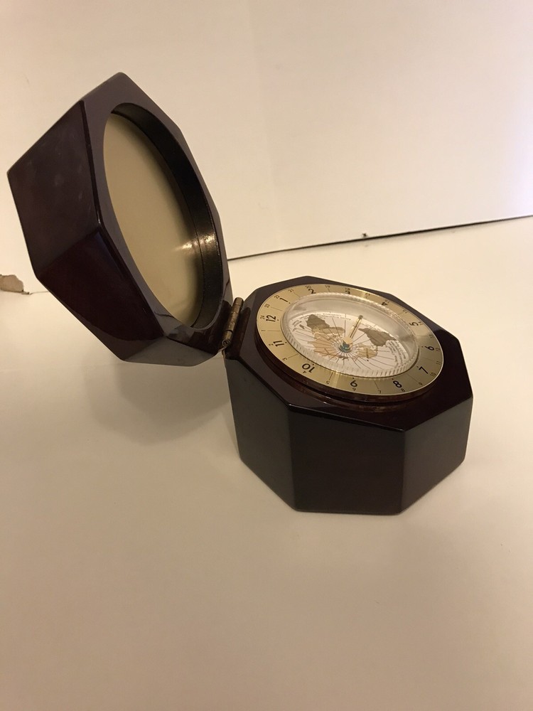 World Clock in Beautiful Wood Case (Excellent Condition)