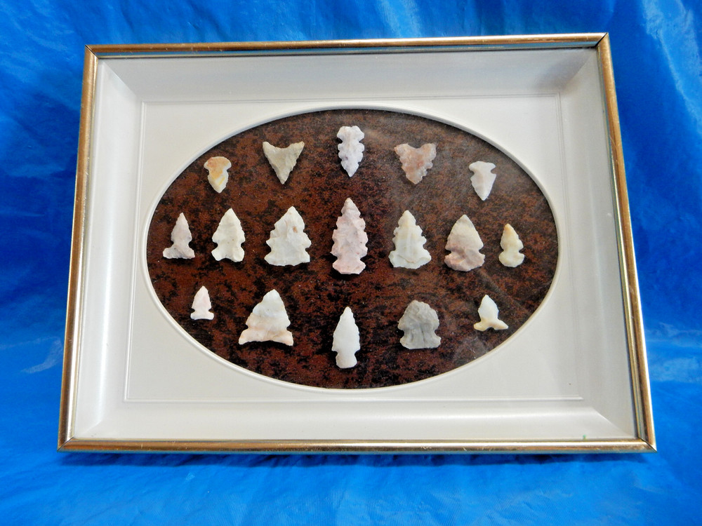 NICE FRAMED ARROWHEAD COLLECTION, 17 SMALL POINTS, UNKNOWN ORIGIN