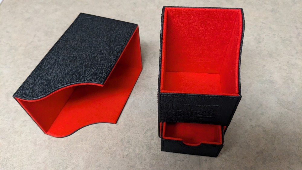 Dragon Shield Next 100 Deck Box Black and Red - Great condition! Commander!