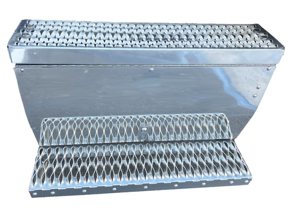 Peterbilt 579 Battery Box Lower Replacement Step - Heavy Duty 384 386 387