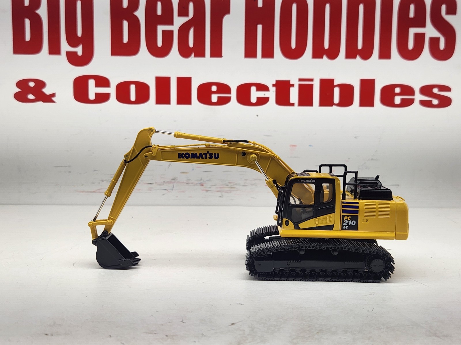 1/64 First Gear #60-0326 Diecast Komatsu PC210LC-11 Excavator