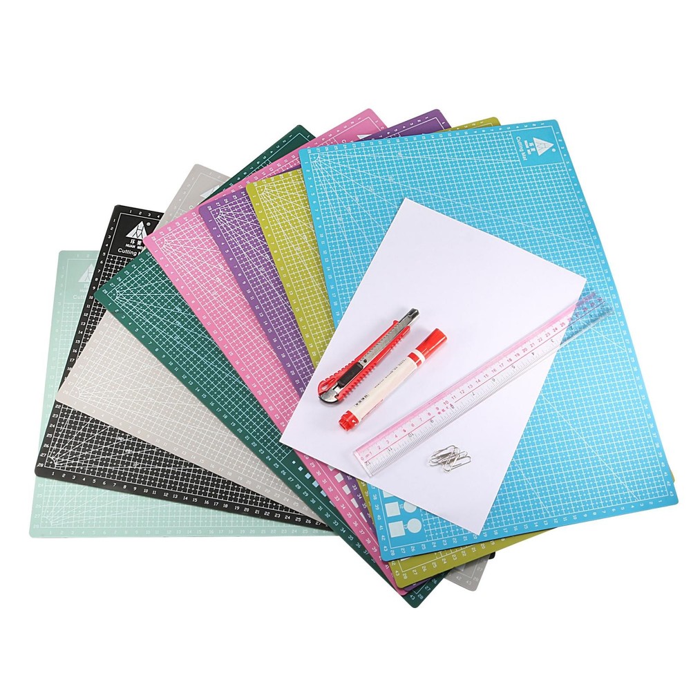 Cutting Mat 17.7" x 11.8" Rotating Fabric Mint Green