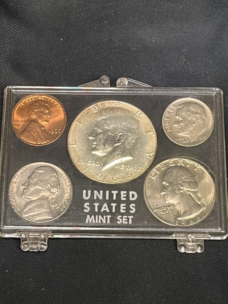 1966 P MINT SET 40% SILVER JFK