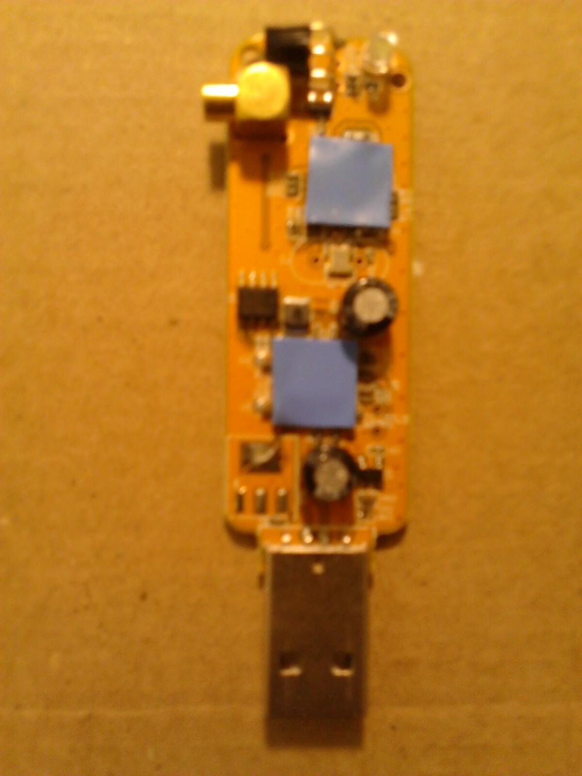 RTL-SDR radio receiver (TCXO) RTL2832U + R820T2 Fan/Thermal cooled unit