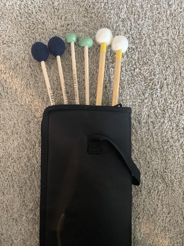 Lightly Used Mendini Xylophone W/ Case And 4 Mallets