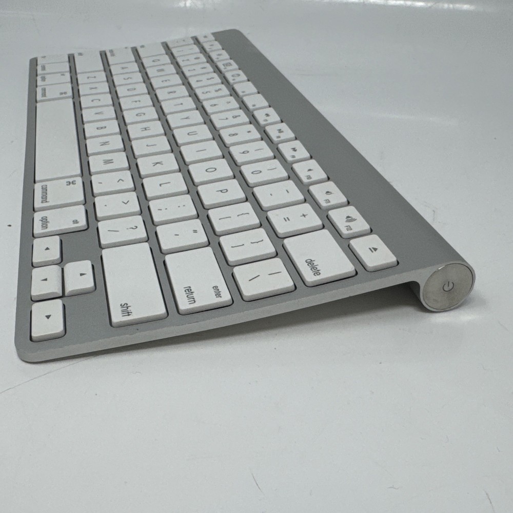 Genuine Apple A1314 Bluetooth Wireless Magic Keyboard Bluetooth TESTED WORKING!