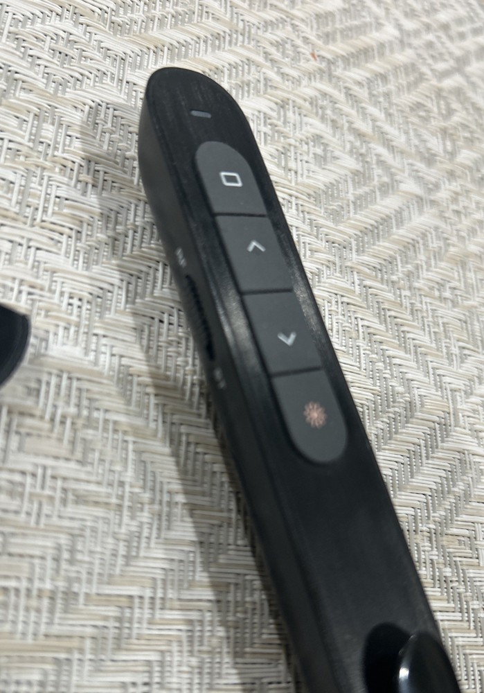 Presentation Clicker Wireless Remote Use 1 AAA Battery Red Light Pointer