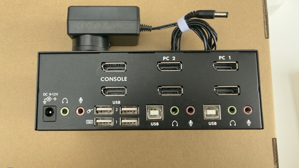 StarTech SV231DPDDUA 2-Port Dual DisplayPort USB KVM Working